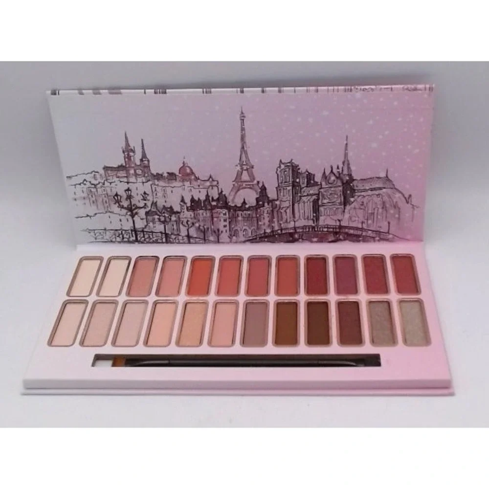 Elle - Holiday in Paris, Eyeshadow Palette, 24 Colors W/Brush, BRAND NEW IN BOX